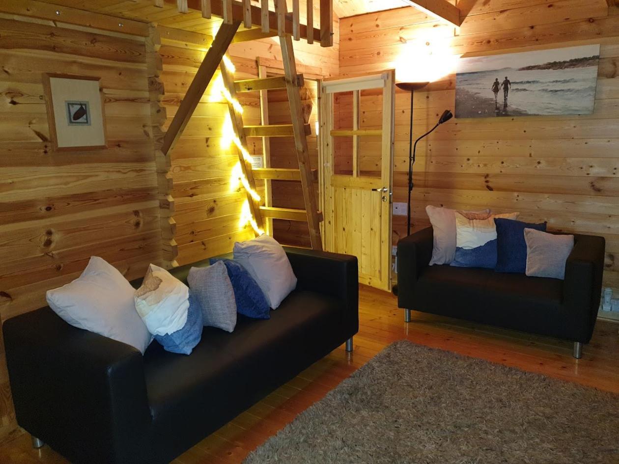 'Monktonmead Lodge' In Secluded Setting, With Private Indoor Pool. Райд Екстер'єр фото